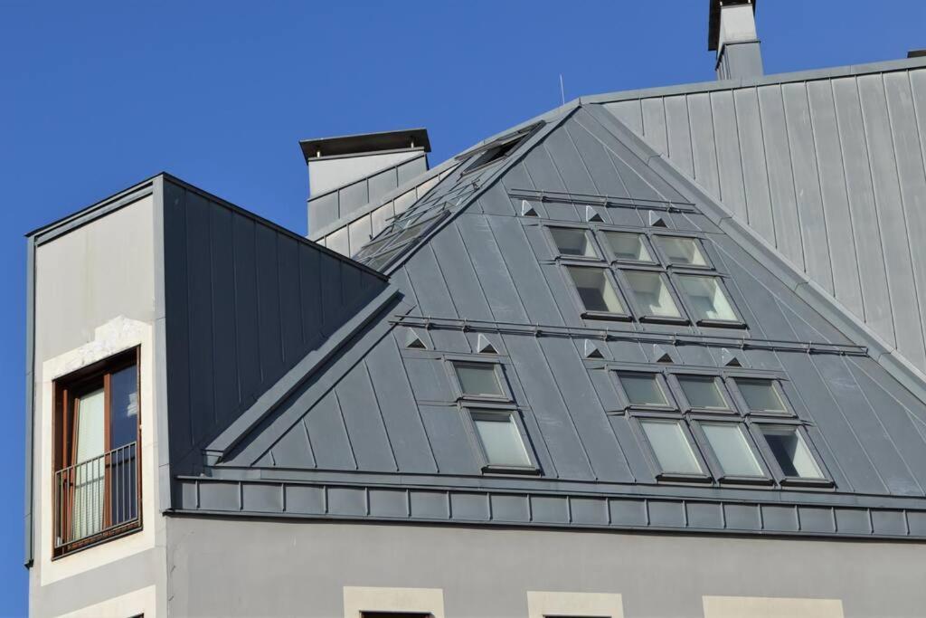 Luxury Apartment With A Balcony And View In Riga Old Town 外观 照片