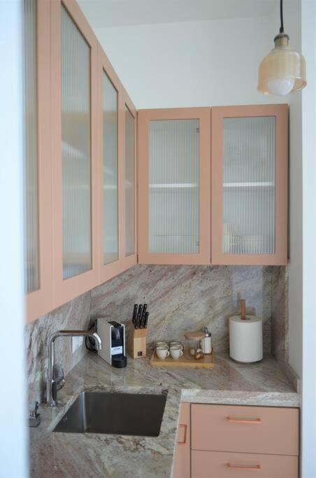 Luxury Apartment With A Balcony And View In Riga Old Town 外观 照片