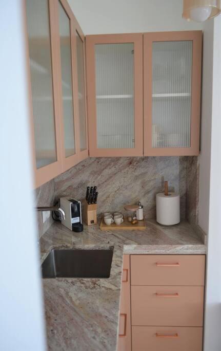 Luxury Apartment With A Balcony And View In Riga Old Town 外观 照片