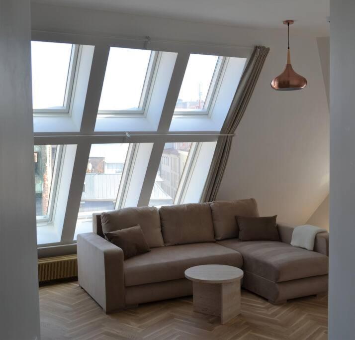 Luxury Apartment With A Balcony And View In Riga Old Town 外观 照片