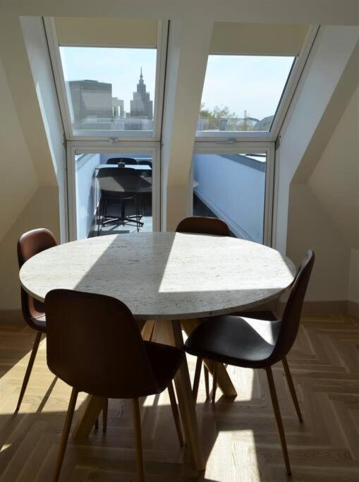 Luxury Apartment With A Balcony And View In Riga Old Town 外观 照片