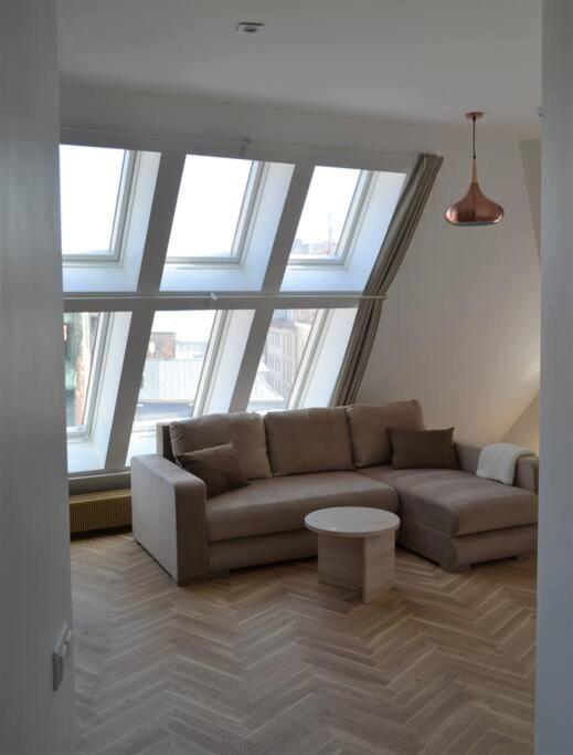 Luxury Apartment With A Balcony And View In Riga Old Town 外观 照片